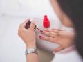 Nagels lakken: Tips en trucs voor perfect gelakte vingernagels